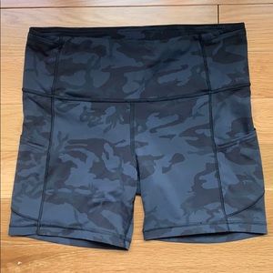 Lululemon 6” fast and free Camo Short